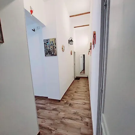 Lägenhet Ampio Con Terrazza Nel Centro Storico Di - Domus Carbonari *