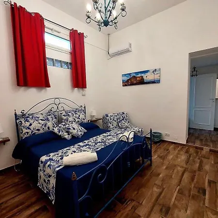 Lägenhet Ampio Con Terrazza Nel Centro Storico Di - Domus Carbonari *