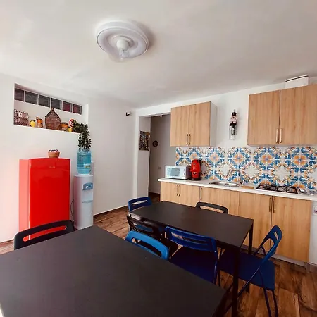 Ampio Con Terrazza Nel Centro Storico Di - Domus Carbonari *